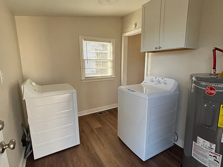 4201 Hawthorne Ave SW — Photo 18