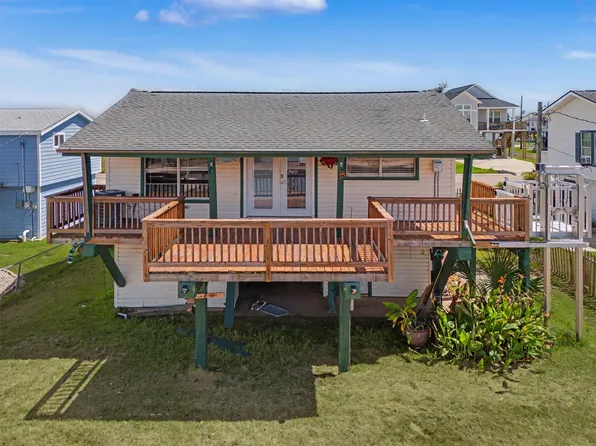 16646 Jolly Roger Rd, Jamaica Beach, TX 77554
