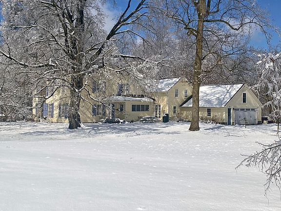 3rd image of 797 Western Road