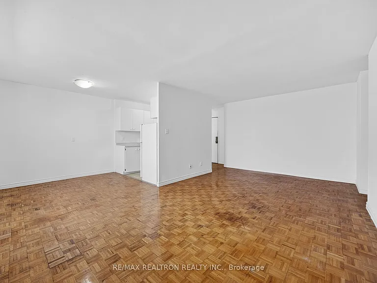 275 Wentworth St W #217 — Photo 9