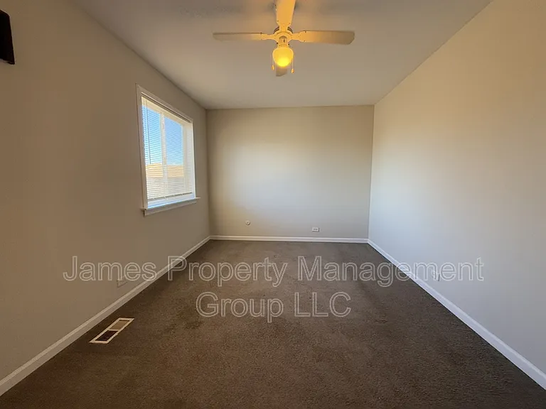 1557 Quaker Ln #114 — Photo 6