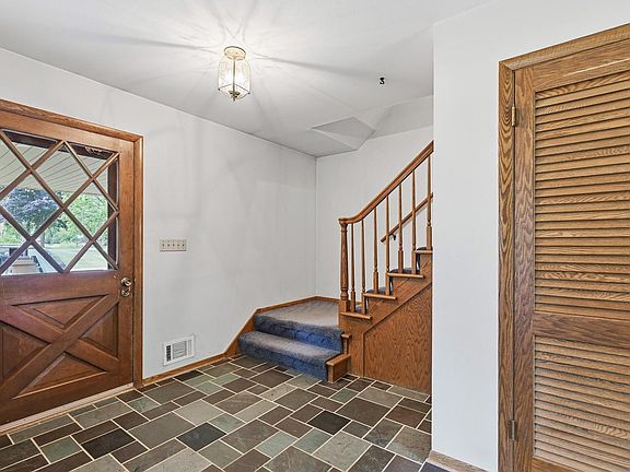 3rd image of 18440 Bristol LANE