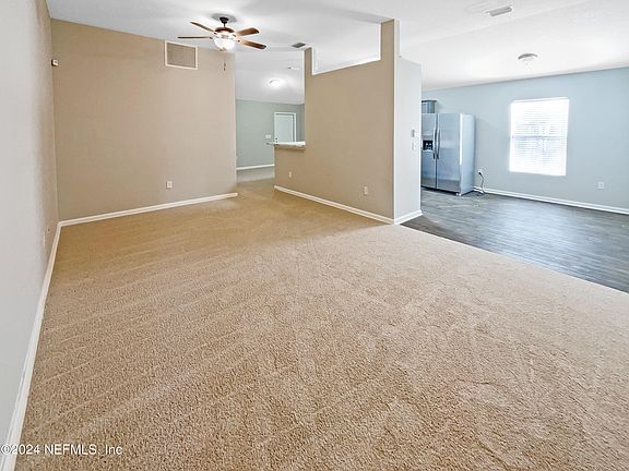 3rd image of 3067 THORN GLEN Court