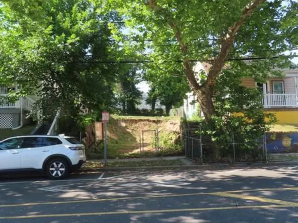 4727 Sheriff Rd NE, Washington, DC 20019