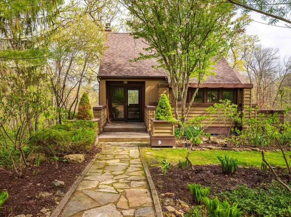 7 Pinehurst Ct, Galena, IL 61036