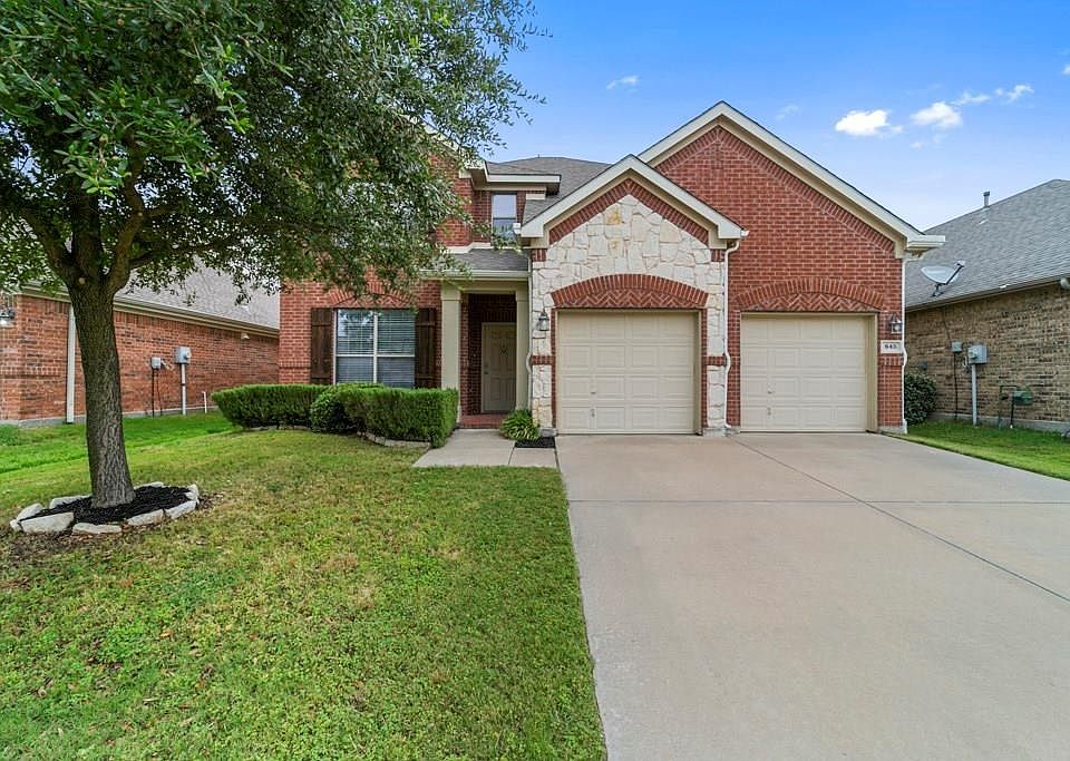 1st image of 845 Lake Hollow Dr
