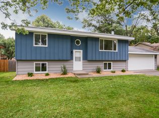 10351 Hummingbird St NW, Coon Rapids, MN 55433