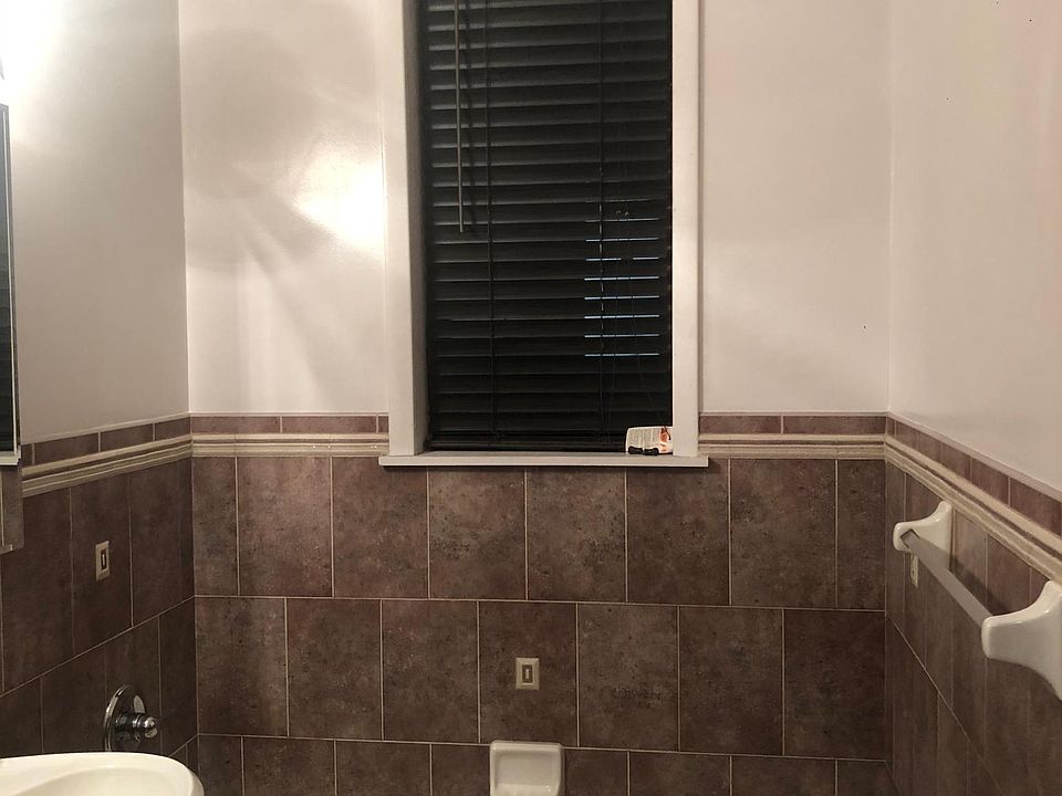 2nd image of 5525 69th St