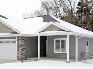 913 Journey Hills Rd, Milton, WI 53563