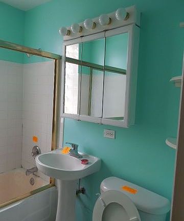 3rd image of 2441 W Farragut Ave APT 2A