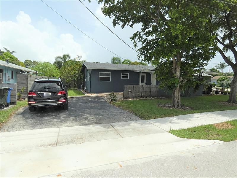 1st image of 3621 NE 8th Ave #2