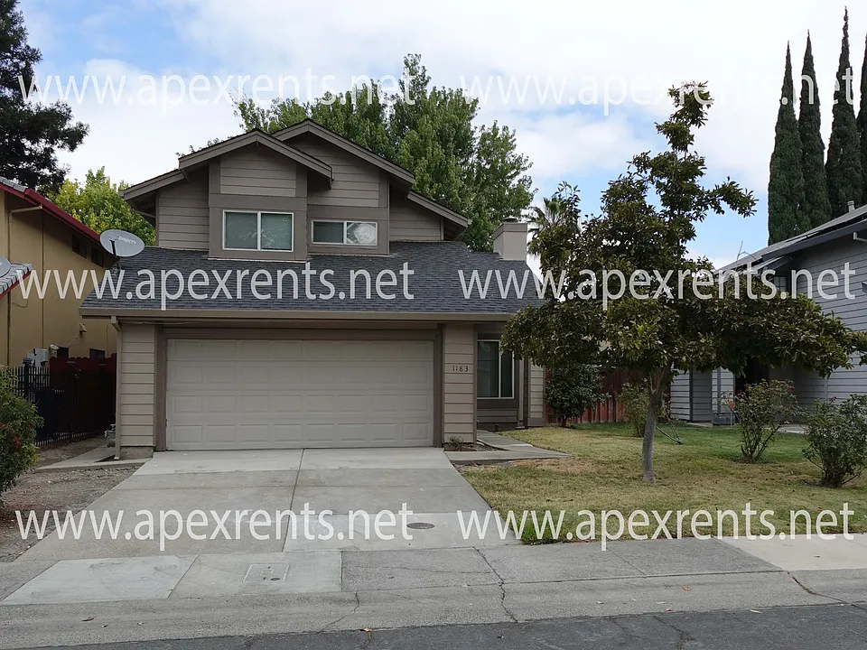3021 Yarwood Way