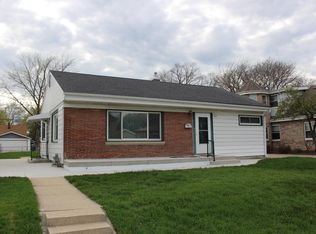 2621 S 84th St, West Allis, WI 53227