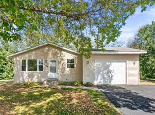 608 S Brookview Ln, Isanti, MN 55040