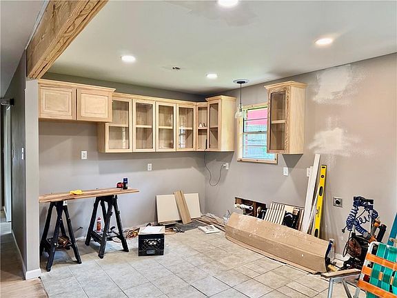 5th image of 5620 W Circle Dr