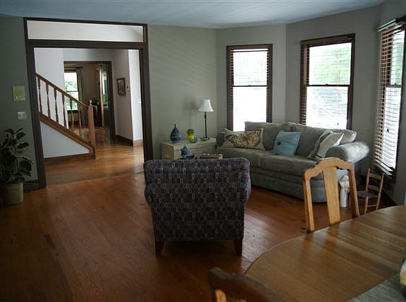 4th image of 523 Scenic Ln