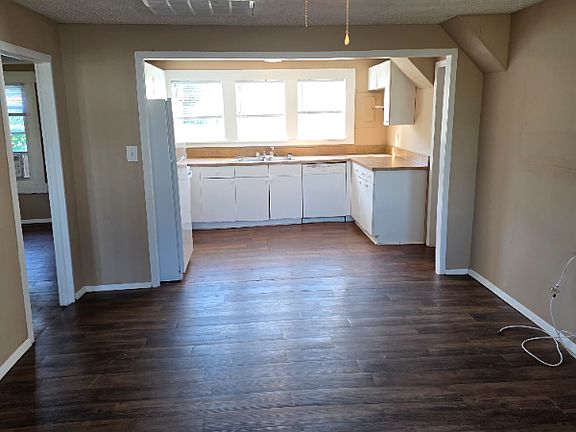 3rd image of 2919 Maine Ave