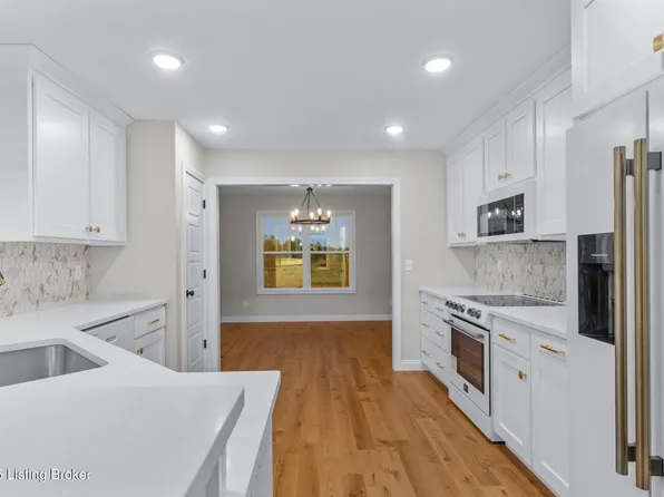 125 Broken Arrow Ct, Mount Washington, KY 40047