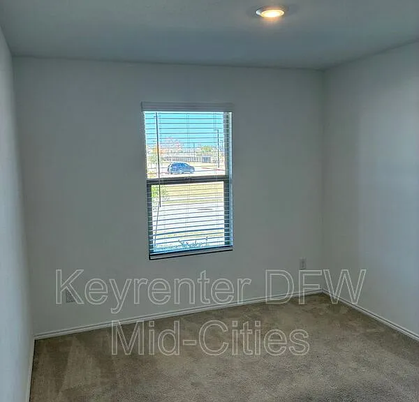 2840 Eppright Dr — Photo 9