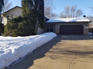 1008 Oakwood Ter N, Champlin, MN 55316