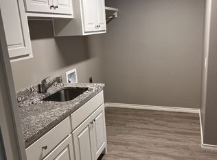 1131 16th St, Shallowater, TX 79363