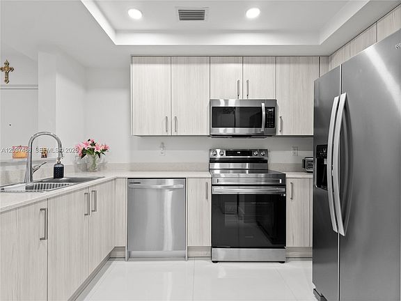 3rd image of 10950 NW 82nd St Unit 115