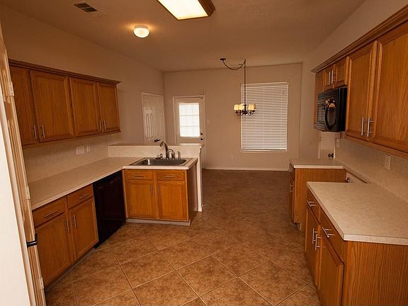 3rd image of 1130 Colonial Heights Dr