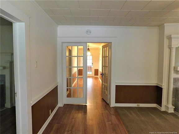 4th image of 310 W 6th Ave