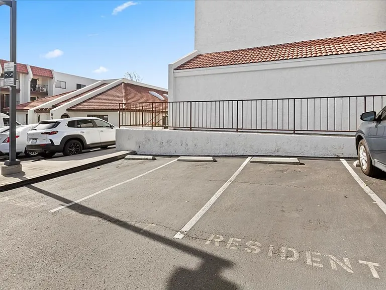 6350 Genesee Ave — Photo 31