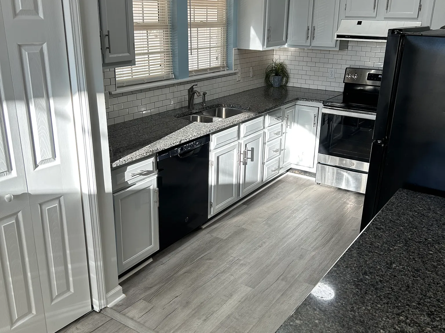 3 bed, 1601 sqft, $2,100 — Photo 3