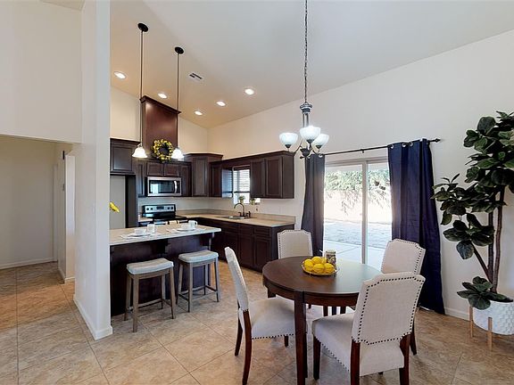 3rd image of 404 N Gonzalez Dr