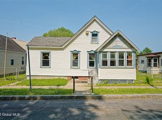 637 7th Ave, Troy, NY 12182