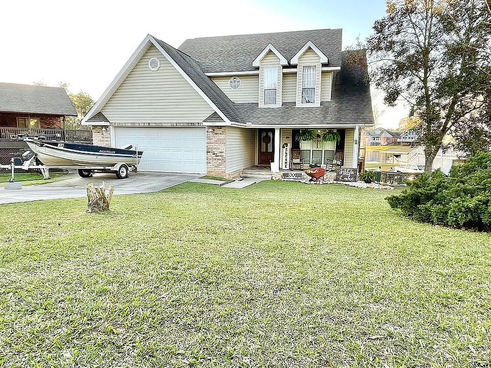 1st image of 800 E Lakeshore Dr