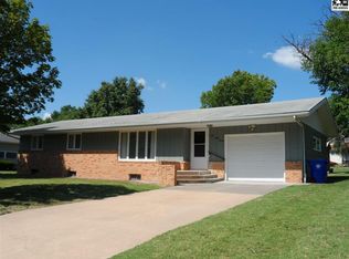 527 S Becker Ave, Moundridge, KS 67107