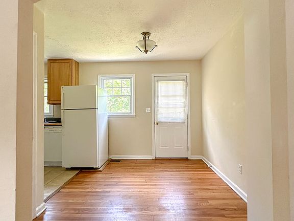 5th image of 44 Fawn Lake Ln #3