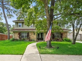 927 Hackberry St, La Porte, TX 77571