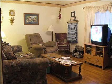 3rd image of 4429 Kensington Ave