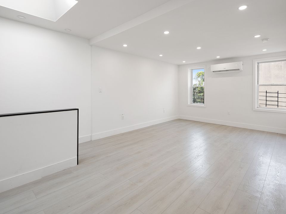 1st image of 392 5th Ave Floor 3