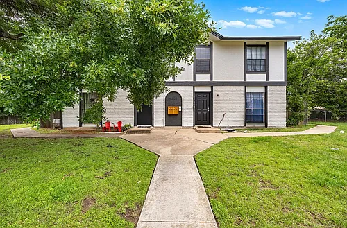 4501 Hunt Cir #B Photo 1 4501 Hunt Cir #B Photo 1