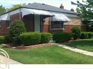 18203 Curtain Ave, Eastpointe, MI 48021