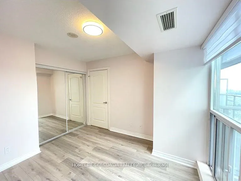 60 Town Centre Ct #Penthouse 04 — Photo 5