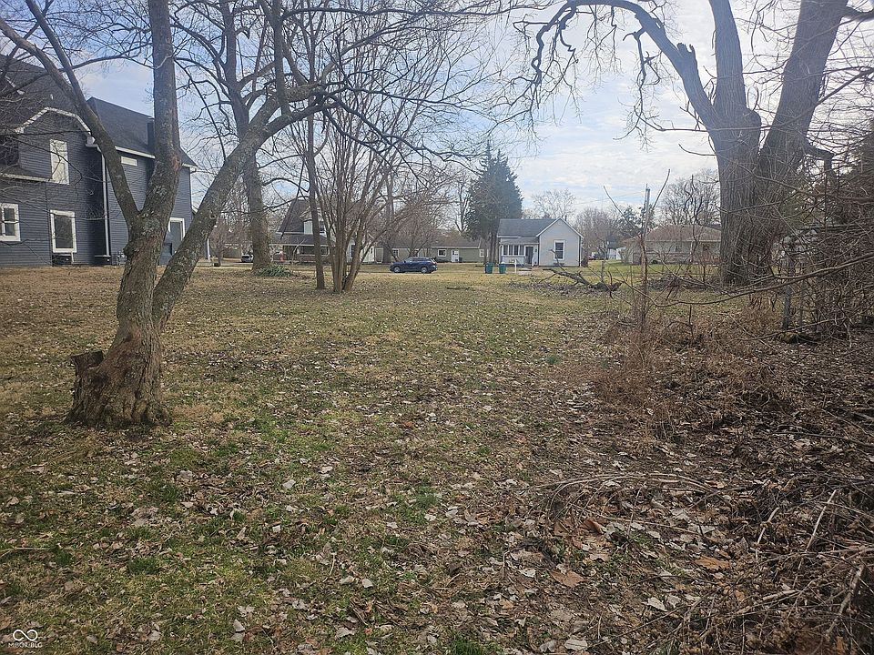 2nd image of 218 E Douglas St