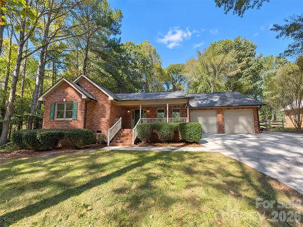6837 Lowesville Ln, Stanley, NC 28164