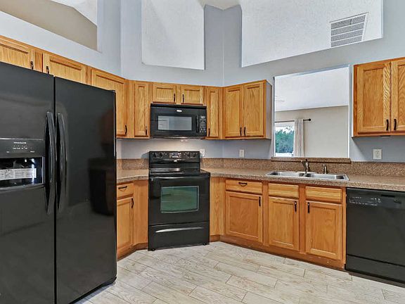 2nd image of 861835 Worthington Dr
