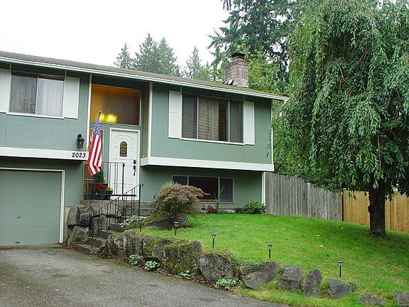 2nd image of 2023 70th Pl NE