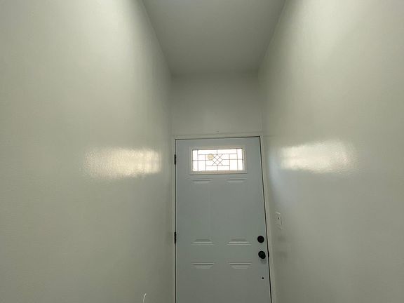 3rd image of 45 Spruce St Floor 2