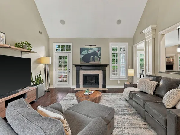 1211 Sutton Dr, Columbia, MO 65203
