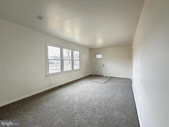 4th image of 386 David Hall Rd