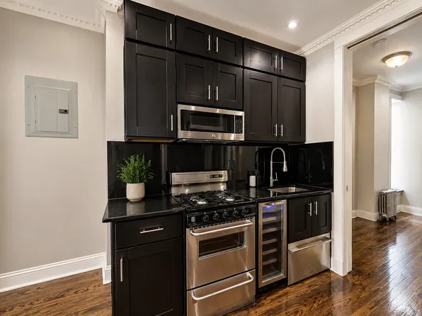 326 E 100th St #10B, New York, NY 10029