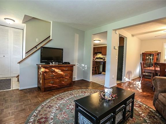 5th image of 1602 Wheatstone Dr